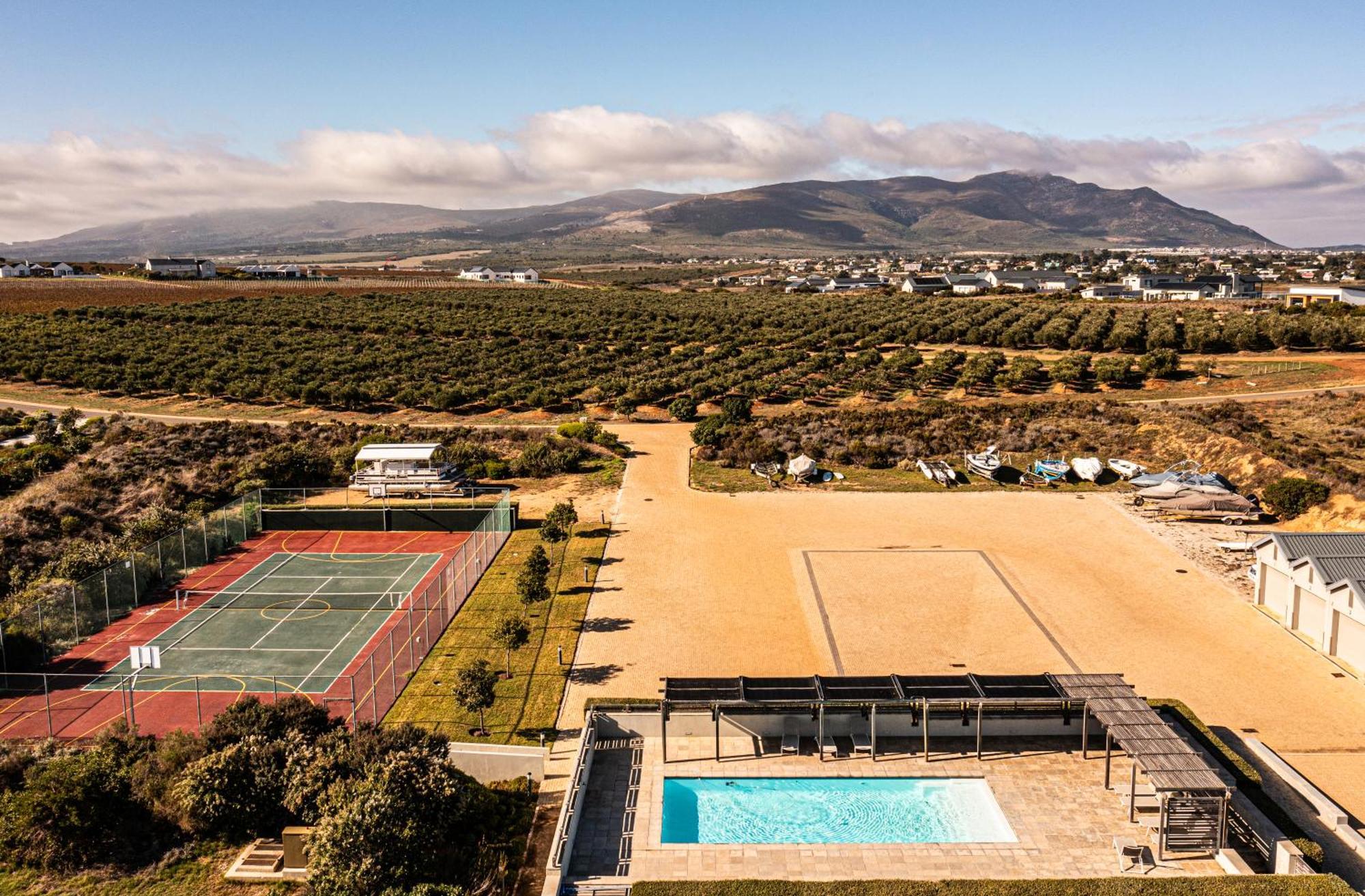 Benguela Cove - Milk And Honey Villa Hermanus Exterior photo