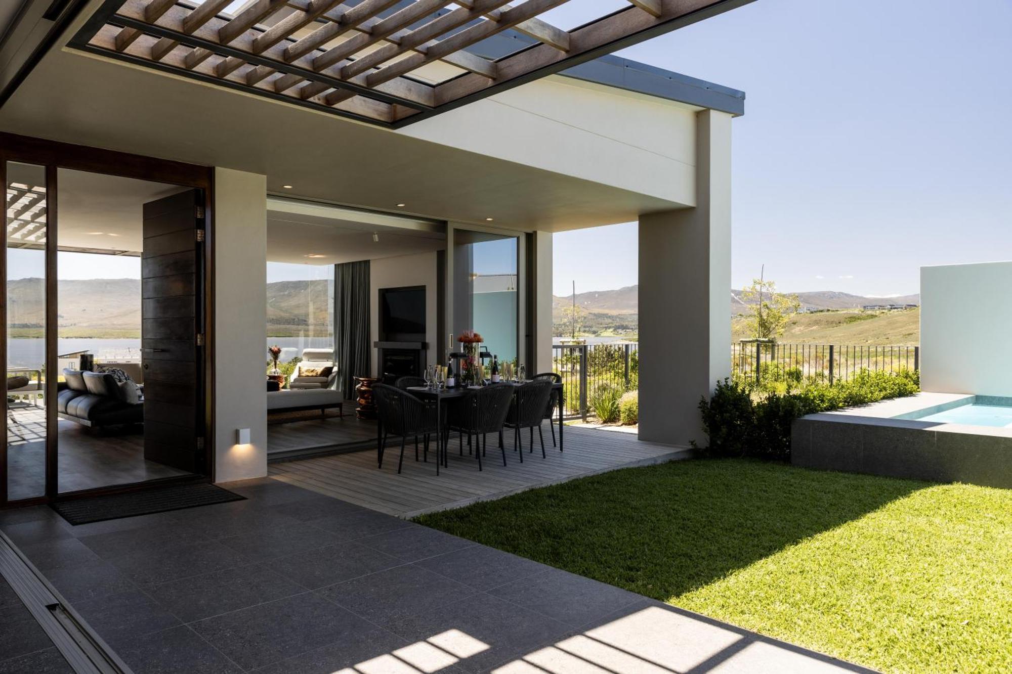 Benguela Cove - Milk And Honey Villa Hermanus Exterior photo